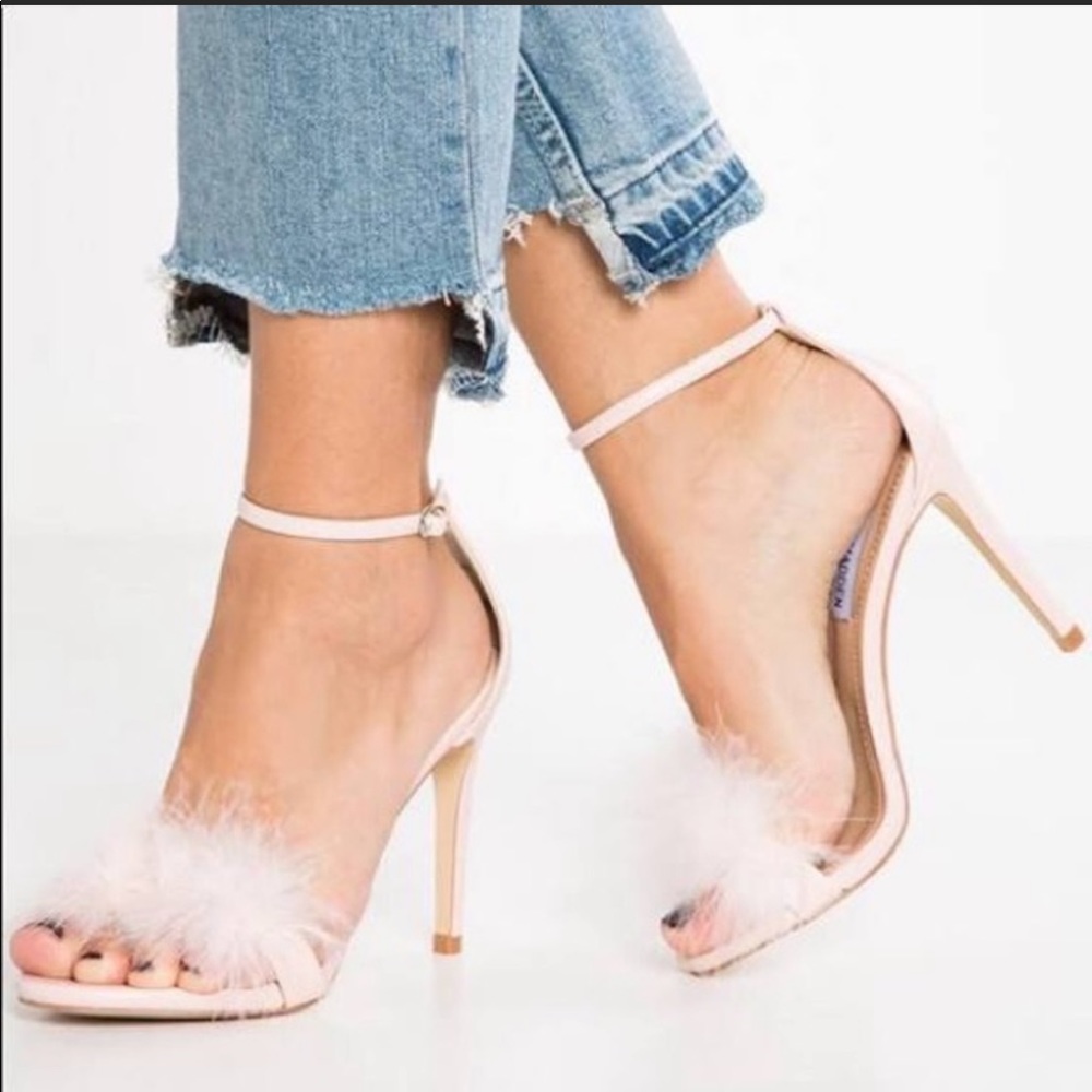 ✨SOLD✨Pink Steve Madden Scarlett Heels